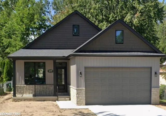 Photo 1 of Single family home for sale at 71 Smith St, Mount Clemens, MI 48043 | MLS# 58050218053 | Listing updated on 2026-09-05
