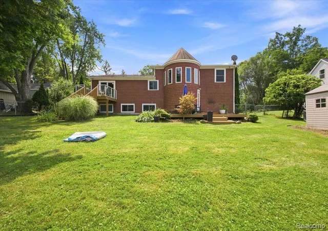 Photo 2 of Single family home for sale at 1255 Paul Blvd, Lake Orion, MI 48362 | MLS# 20261063463 | Listing updated on 2026-09-09