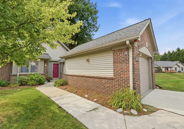 Condo for sale at 21305 Juniper Ct #61, Farmington Hills, MI 48336 | MLS# 20261063524