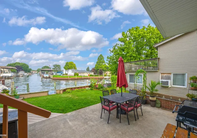 Photo 4 of Single family home for sale at 37633 Mast Ct, Harrison Township, MI 48045 | MLS# 58050218130 | Listing updated on 2026-10-09