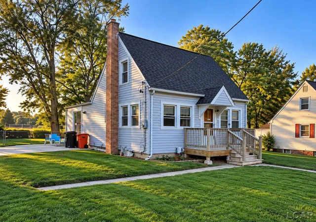 Photo 1 of Single family home for sale at 110 Berry St, Jackson, MI 49203 | MLS# 56050218151 | Listing updated on 2026-10-09