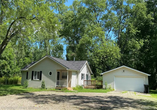 Photo 1 of Single family home for sale at 364 James Ct, Lake Orion, MI 48362 | MLS# 20261063789 | Listing updated on 2026-09-03