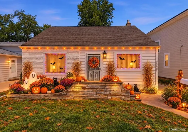 Photo 1 of Single family home for sale at 3358 Cummings Ave, Royal Oak, MI 48073 | MLS# 20261063839 | Listing updated on 2026-10-11