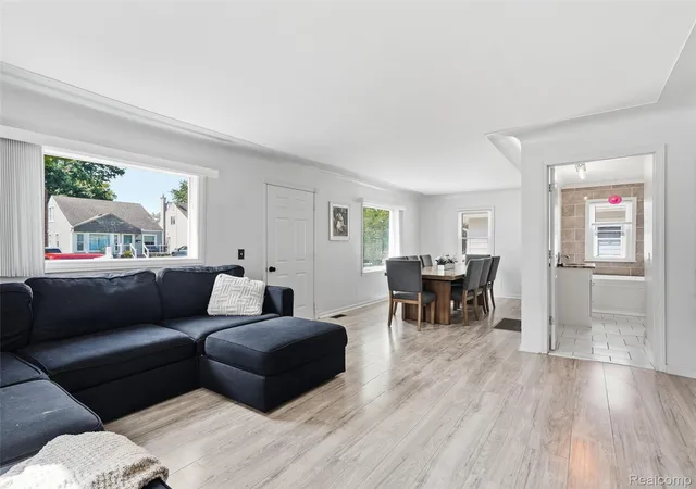 Photo 2 of Single family home for sale at 3358 Cummings Ave, Royal Oak, MI 48073 | MLS# 20261063839 | Listing updated on 2026-10-11