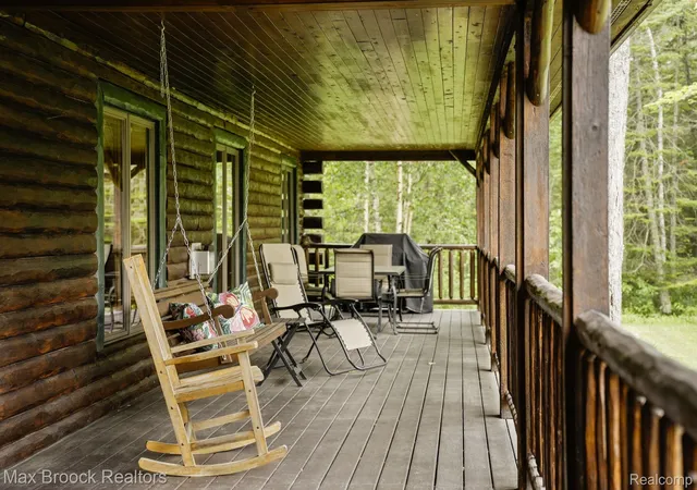Photo 4 of Single family home for sale at 2020 W US 23 Hwy, Cheboygan, MI 49721 | MLS# 20261063916 | Listing updated on 2026-09-04