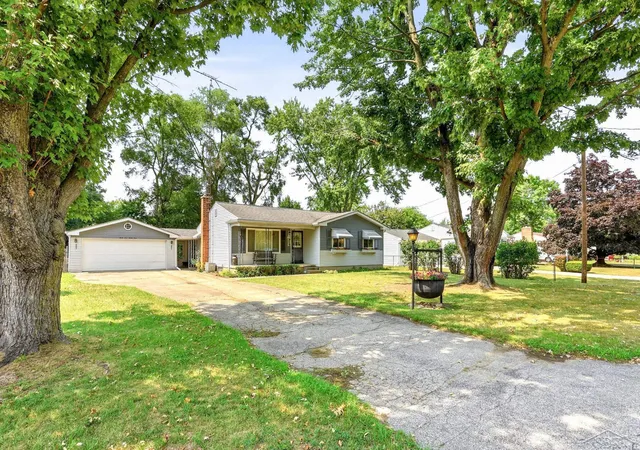 Photo 2 of Single family home for sale at 4434 Ashlawn Dr, Flint, MI 48507 | MLS# 61050218274 | Listing updated on 2026-09-09