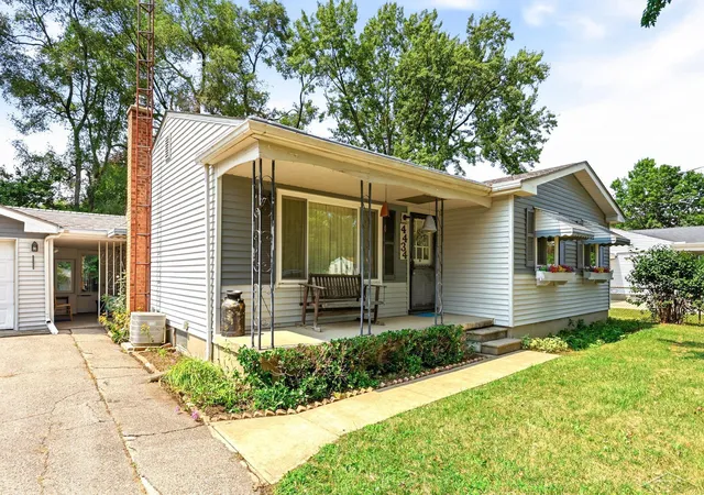 Photo 3 of Single family home for sale at 4434 Ashlawn Dr, Flint, MI 48507 | MLS# 61050218274 | Listing updated on 2026-09-09