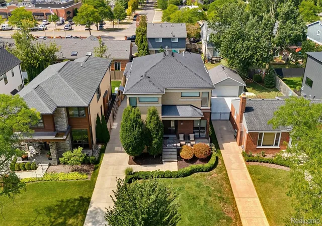Photo 4 of Single family home for sale at 1884 Shipman Blvd, Birmingham, MI 48009 | MLS# 20261064142 | Listing updated on 2026-09-15