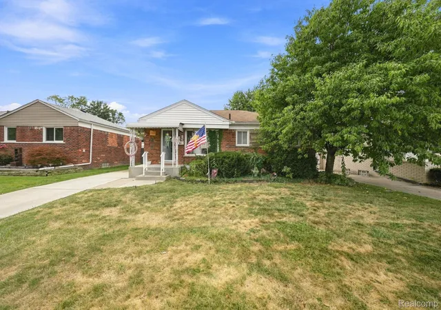 Photo 1 of Single family home for sale at 25675 Barbara St, Roseville, MI 48066 | MLS# 20261064270 | Listing updated on 2026-10-11