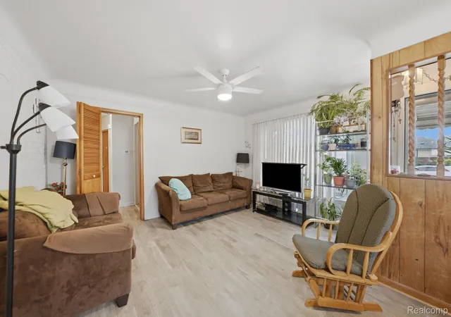 Photo 3 of Single family home for sale at 25675 Barbara St, Roseville, MI 48066 | MLS# 20261064270 | Listing updated on 2026-10-11