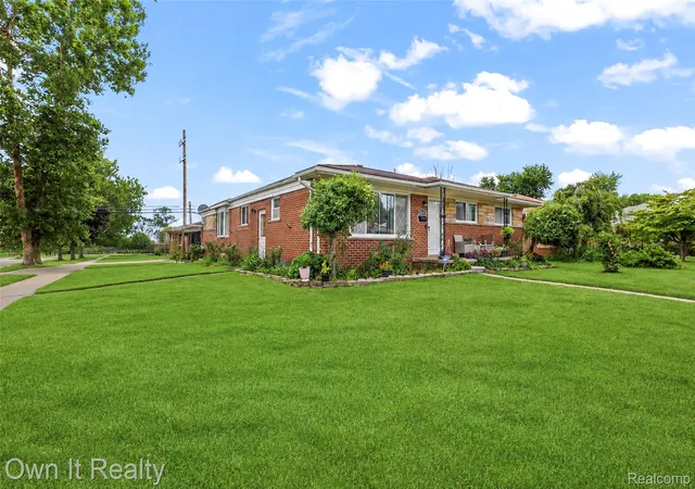 Photo 3 of Single family home for sale at 26321 Midway St, Dearborn Heights, MI 48127 | MLS# 20261064319 | Listing updated on 2026-09-17