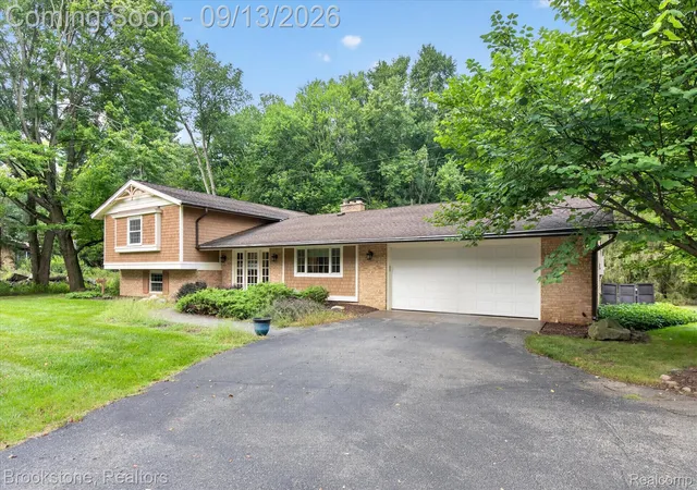 Photo 3 of Single family home for sale at 2737 N Wagner Rd, Ann Arbor, MI 48103 | MLS# 20261064372 | Listing updated on 2026-09-16