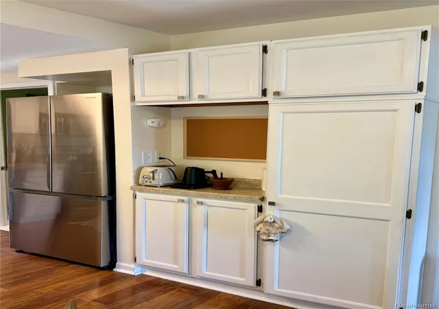 Photo 4 of Single family home for sale at 20205 Saint Francis St, Livonia, MI 48152 | MLS# 20261064452 | Listing updated on 2026-09-20