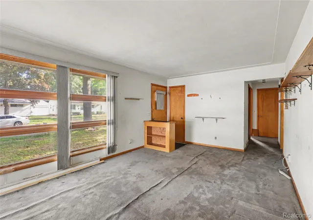 Photo 4 of Single family home for sale at 1325 Francis Ave, Muskegon, MI 49442 | MLS# 20261064510 | Listing updated on 2026-09-03
