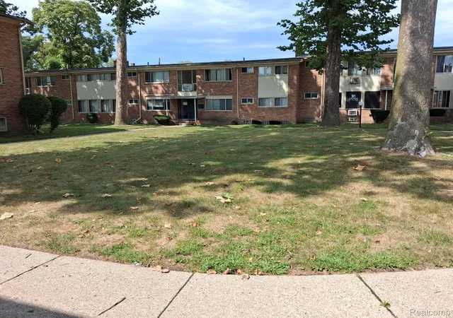 Listing Photo 4 - Condo for sale in building located at 17276 Bentler St, Detroit, MI 48219 - Unit #3