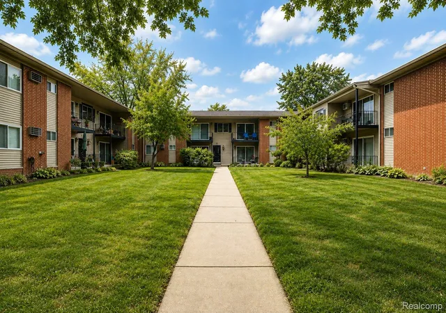 Photo 17 of Condo for sale at 4009 Benjamin Ave, Royal Oak, MI 48073 | MLS# 20261064643 | Listing updated on 2026-09-15