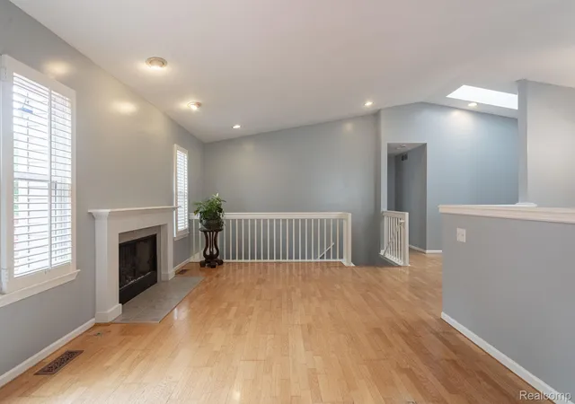 Photo 3 of Single family home for sale at 15177 Seeley Dr, Holly, MI 48442 | MLS# 20261064648 | Listing updated on 2026-10-28