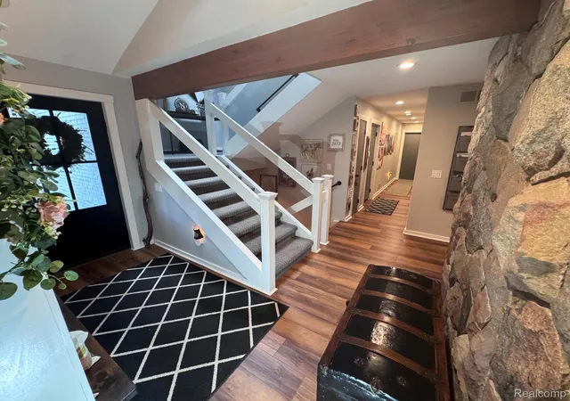 Photo 4 of Single family home for sale at 1510 Milford Hills Dr, Milford, MI 48381 | MLS# 20261064678 | Listing updated on 2026-09-13