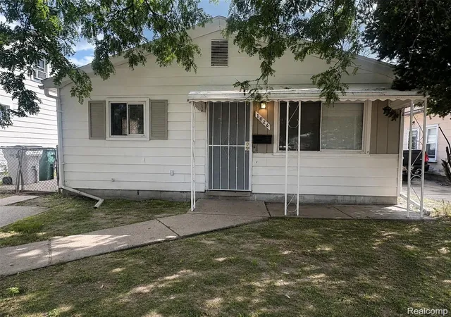 Photo 1 of Single family home for sale at 1026 E Evelyn Ave, Hazel Park, MI 48030 | MLS# 20261064725 | Listing updated on 2026-09-05