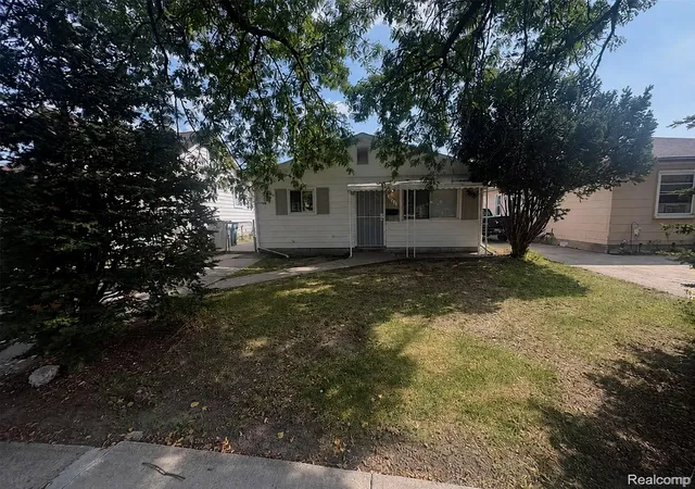Photo 2 of Single family home for sale at 1026 E Evelyn Ave, Hazel Park, MI 48030 | MLS# 20261064725 | Listing updated on 2026-09-05