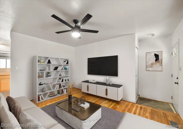 Photo 3 of Single family home for sale at 23223 Glenbrook St, Saint Clair Shores, MI 48082 | MLS# 20261064740 | Listing updated on 2026-09-11