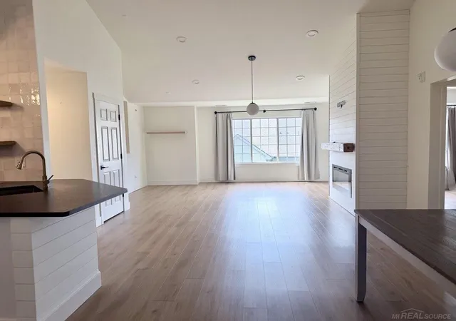 Photo 3 of Condo for sale at 45543 Hidden View Ct, Utica, MI 48315 | MLS# 58050218642 | Listing updated on 2026-10-09