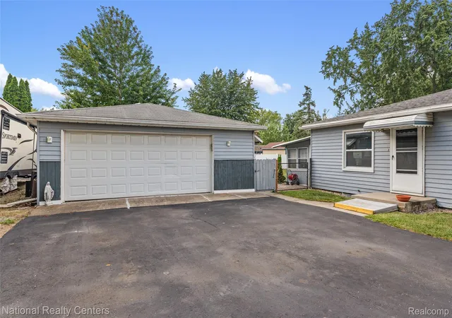 Photo 3 of Single family home for sale at 1854 S Brandon St, Westland, MI 48186 | MLS# 20261064925 | Listing updated on 2026-09-17