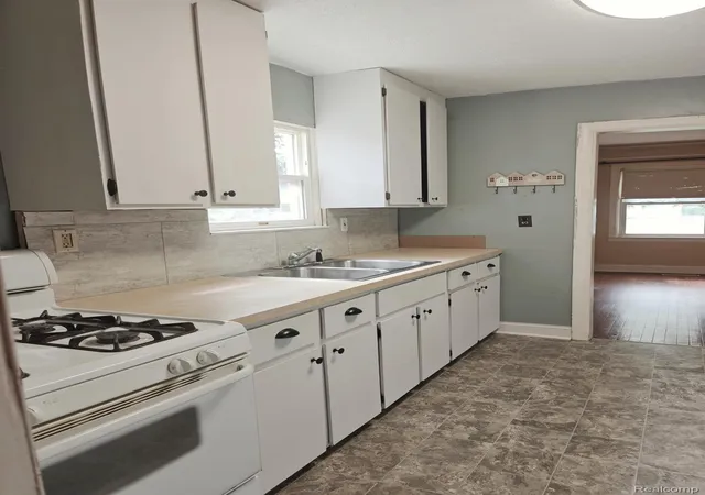 Photo 4 of Single family home for sale at 5722 N Silvery Ln, Dearborn Heights, MI 48127 | MLS# 20261064927 | Listing updated on 2026-09-14