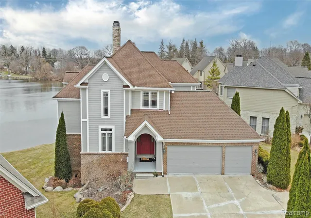 Photo 1 of Single family home for sale at 2386 Silver Pointe Dr, Waterford, MI 48328 | MLS# 20261064941 | Listing updated on 2026-10-12