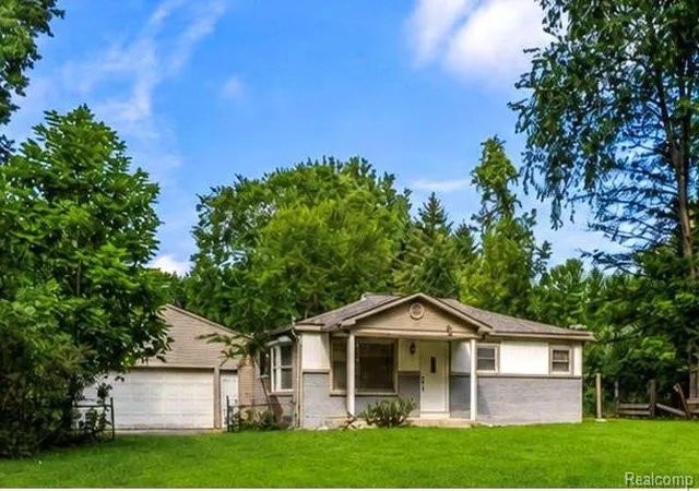 Photo 1 of Single family home for sale at 35095 Bridgeman St, Farmington Hills, MI 48335 | MLS# 20261064949 | Listing updated on 2026-10-17