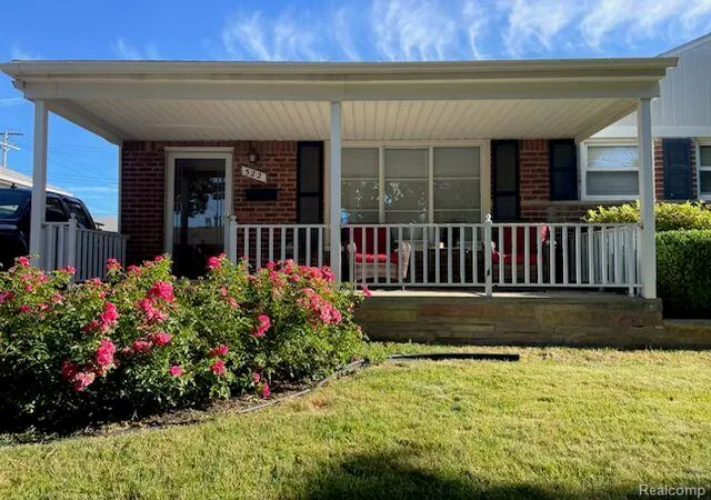 Photo 1 of Sale Pending at 322 Jeffrey Ave, Royal Oak, MI 48073 | MLS# 20261064978 | Listing updated on 2026-09-14