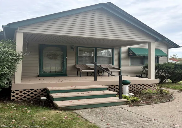 Photo 3 of Single family home for sale at 14280 Farmington Rd, Livonia, MI 48154 | MLS# 20261064997 | Listing updated on 2026-10-12