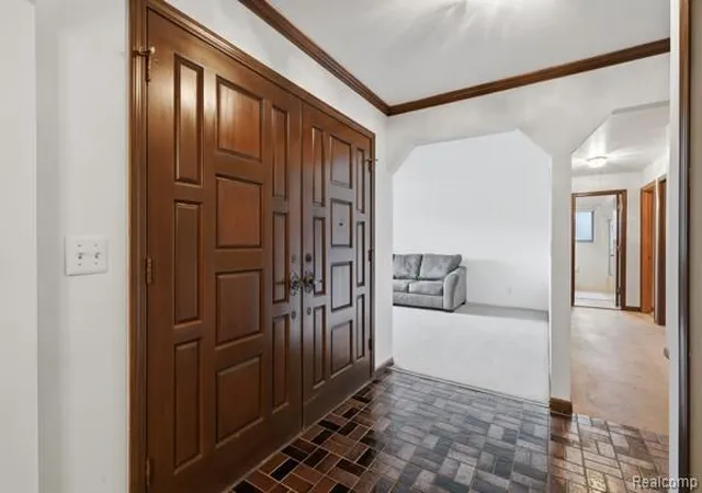 Photo 4 of Single family home for sale at 37036 Almont Dr E, Sterling Heights, MI 48310 | MLS# 20261065028 | Listing updated on 2026-09-17