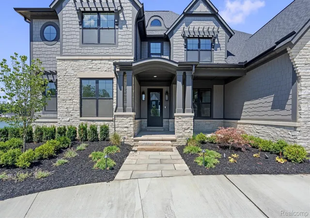 Photo 3 of Single family home for sale at 2519 Crystal Lake Dr, Commerce Township, MI 48382 | MLS# 20261065107 | Listing updated on 2026-09-12
