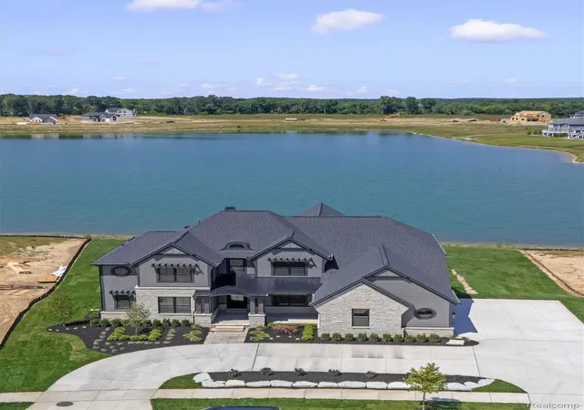 Photo 4 of Single family home for sale at 2519 Crystal Lake Dr, Commerce Township, MI 48382 | MLS# 20261065107 | Listing updated on 2026-09-24