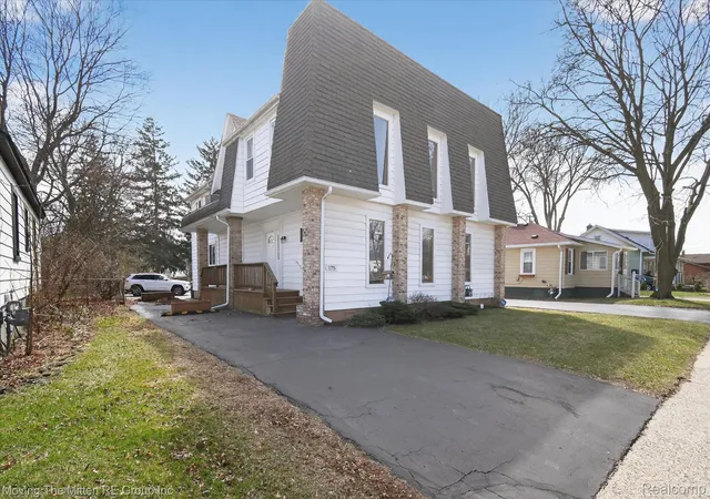 Photo 3 of Single family home for sale at 175 2nd Street, Belleville, MI 48111 | MLS# 20261065288 | Listing updated on 2026-09-11