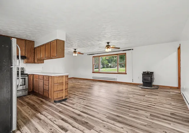 Listing Photo 4 - Condo for sale in building located at 19603 N Dr, Marshall, MI 49068