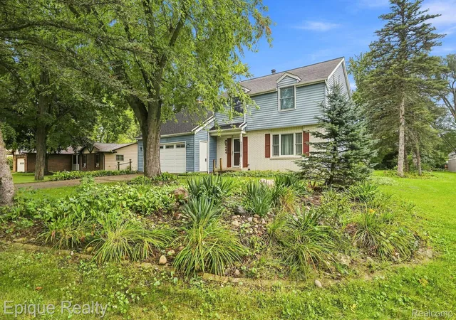 Photo 3 of Single family home for sale at 8484 Wesley Dr, Flushing, MI 48433 | MLS# 20261065347 | Listing updated on 2026-09-04
