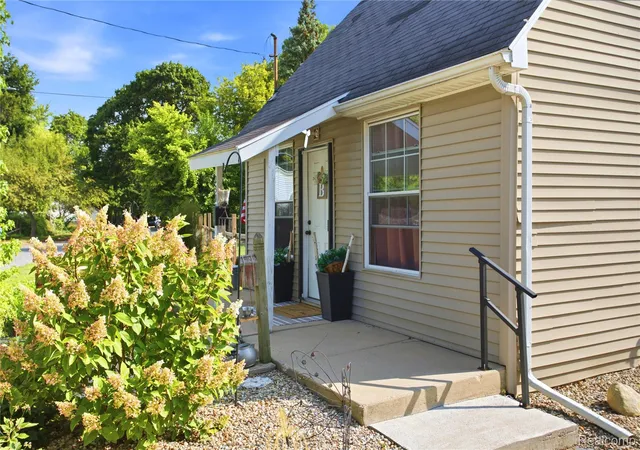 Photo 1 of Single family home for sale at 2308 Rheamount Ave, Lansing, MI 48906 | MLS# 20261065540 | Listing updated on 2026-09-18