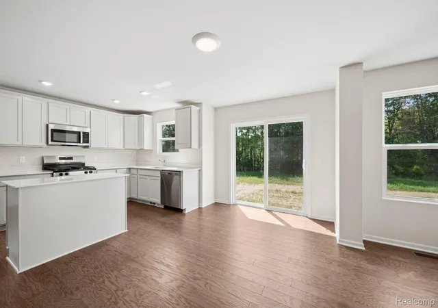 Photo 4 of Single family home for sale at 423 Hidden River W, Holly, MI 48442 | MLS# 20261065623 | Listing updated on 2026-10-30