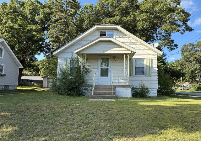 Photo 1 of Single family home for sale at 1543 Ne Mason St, Grand Rapids, MI 49503 | MLS# 65026043371 | Listing updated on 2026-10-12