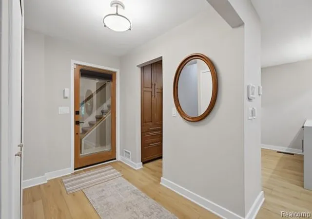 Photo 4 of Condo for sale at 1086 York St, Plymouth, MI 48170 | MLS# 20261065885 | Listing updated on 2026-09-12