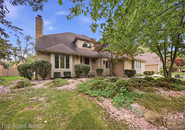 Photo 1 of Single family home for sale at 5045 Shady Crk Dr, Troy, MI 48085 | MLS# 20261065965 | Listing updated on 2026-09-12