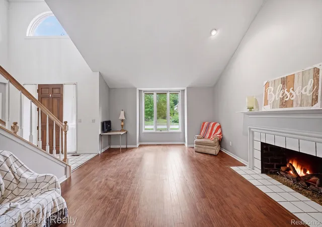 Photo 2 of Single family home for sale at 5045 Shady Crk Dr, Troy, MI 48085 | MLS# 20261065965 | Listing updated on 2026-09-12