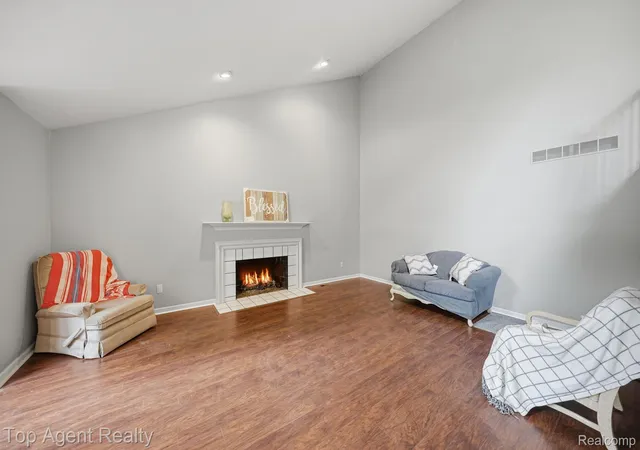 Photo 3 of Single family home for sale at 5045 Shady Crk Dr, Troy, MI 48085 | MLS# 20261065965 | Listing updated on 2026-09-12