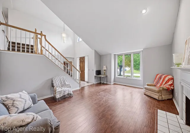 Photo 4 of Single family home for sale at 5045 Shady Crk Dr, Troy, MI 48085 | MLS# 20261065965 | Listing updated on 2026-09-12