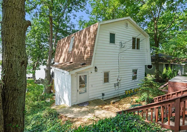 Photo 3 of Single family home for sale at 92318 Mariner Dr, Benton Harbor, MI 49022 | MLS# 69026043548 | Listing updated on 2026-09-14