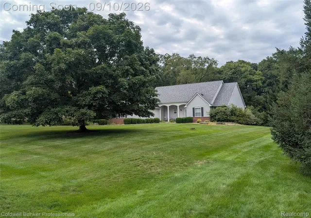 Photo 2 of Single family home for sale at 8146 Kimble Dr, Pinckney, MI 48169 | MLS# 20261066094 | Listing updated on 2026-09-10