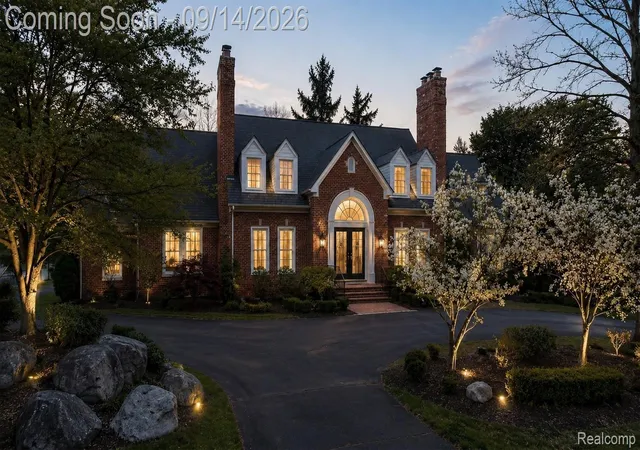 Photo 2 of Mansion for sale at 2972 Heron Pl, Bloomfield Hills, MI 48302 | MLS# 20261066164 | Listing updated on 2026-09-14