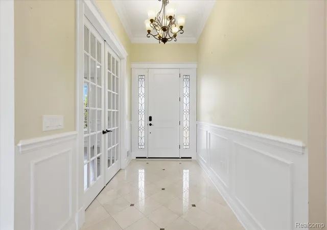 Photo 4 of Single family home for sale at 35339 W 13 Mile Rd, Farmington Hills, MI 48331 | MLS# 20261066202 | Listing updated on 2026-10-21